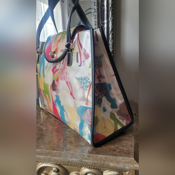 Maxx New York Women's Fashionista Graphic Vinil Shoulders/Tote Bag 15"×10"×5" - Picture 6 of 16